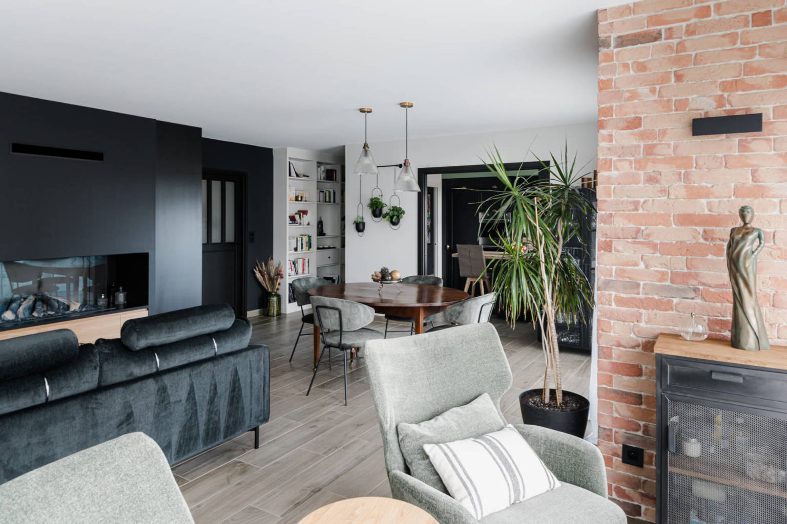 Rénovation et décoration d'une maison dans un style industriel
